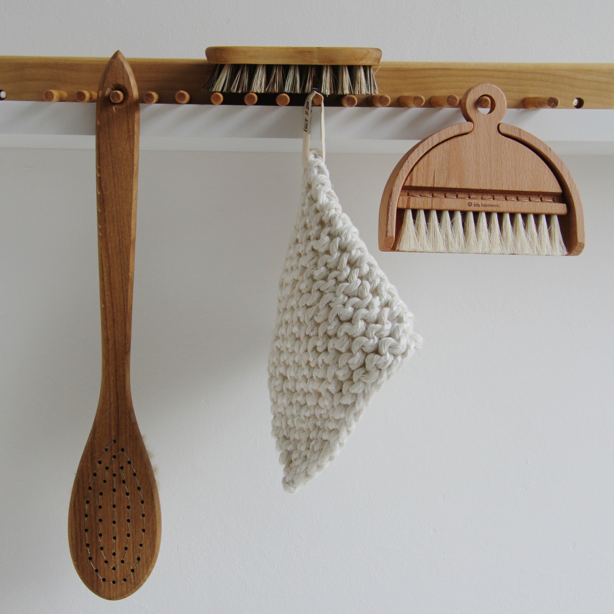 Vegetable brush - Tea and Kate