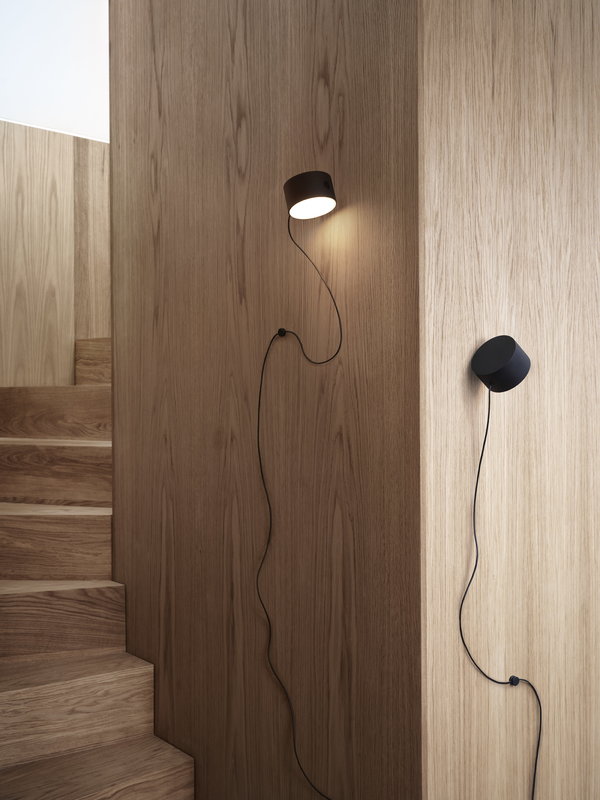 POST WALL LAMP
